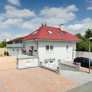 https://pension-zlicin.praguehotelsweb.com